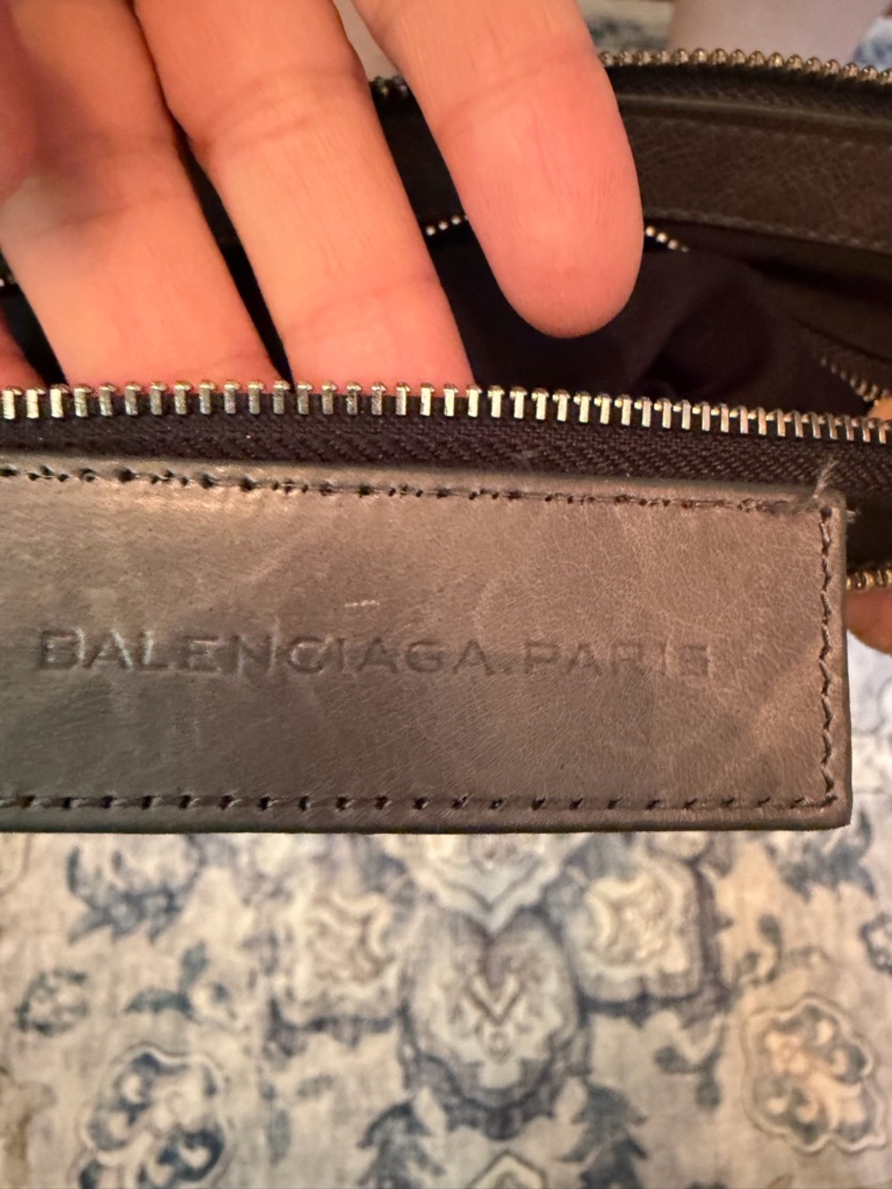 Balenciaga Classic Clip leather clutch bag. - Picture 2 of 2